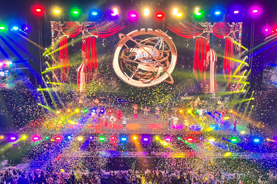 首场「狂飙」！周杰伦南京演唱会绝不配速，星空游戏巨幕引爆狂欢！